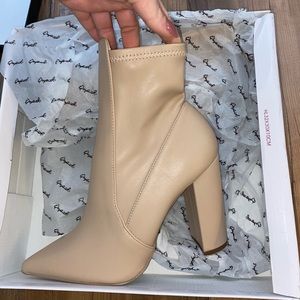 Quipid Women’s Heeled Booties